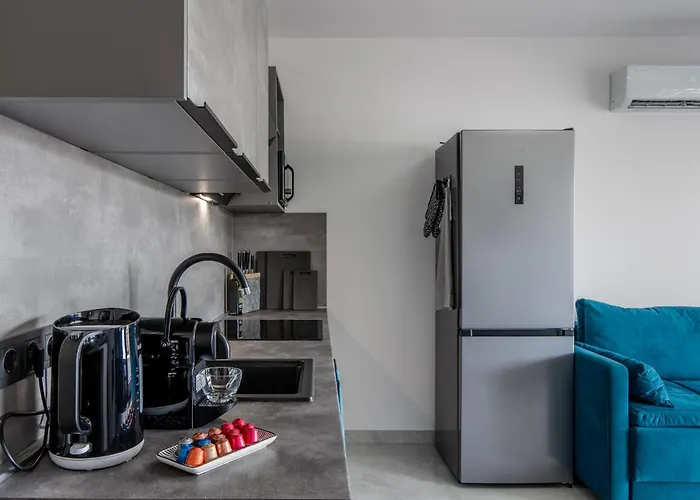 Diamond Apartment Vir