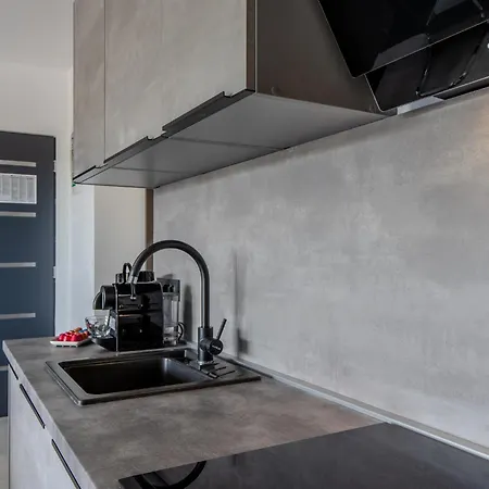 Diamond Apartment Vir