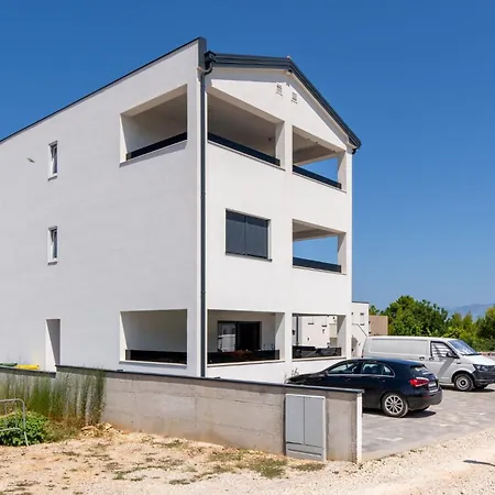 Apartment Diamond