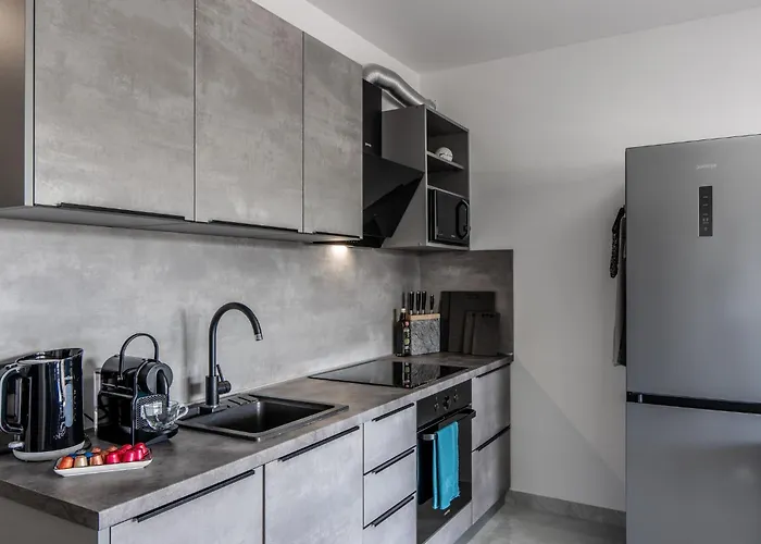 Diamond Apartment Vir